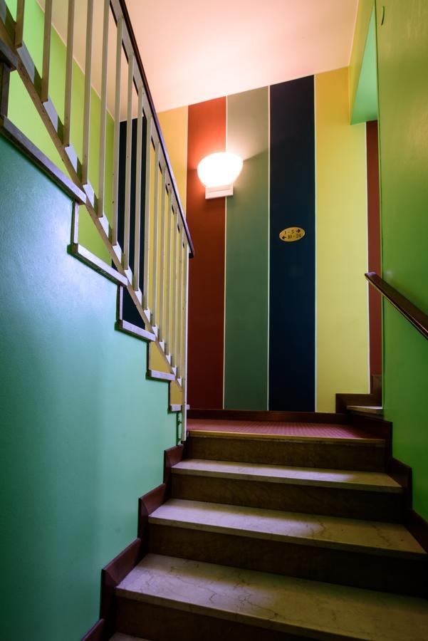 Colors Hostel Toscolano Maderno Exterior foto
